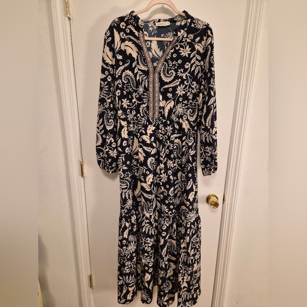 Elegant Navy Blue and Cream Floral Dress